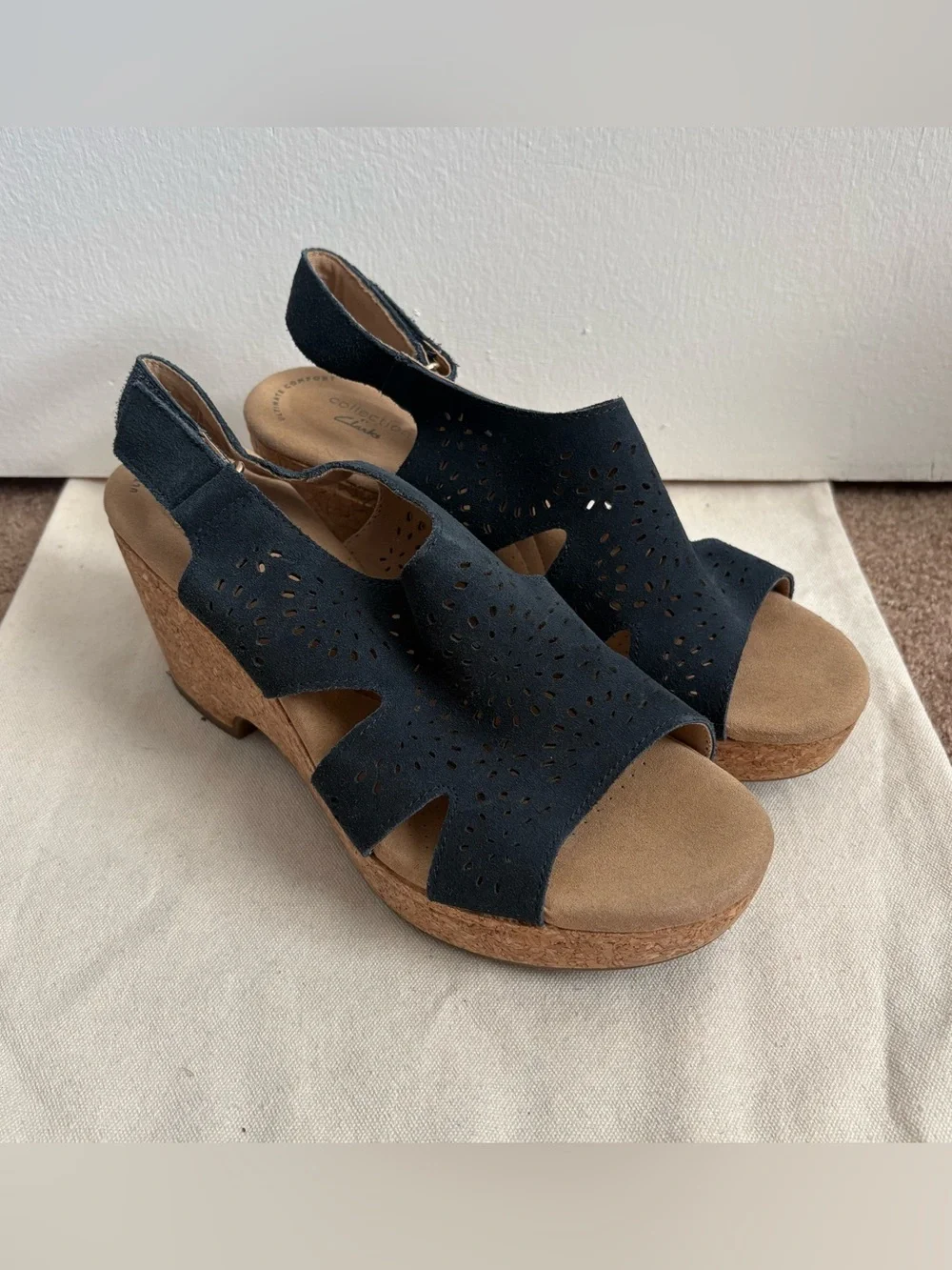 Clarks Collection Women’s Blue Leather Cut-Out Wedge Sandals Ankle Strap 9 M